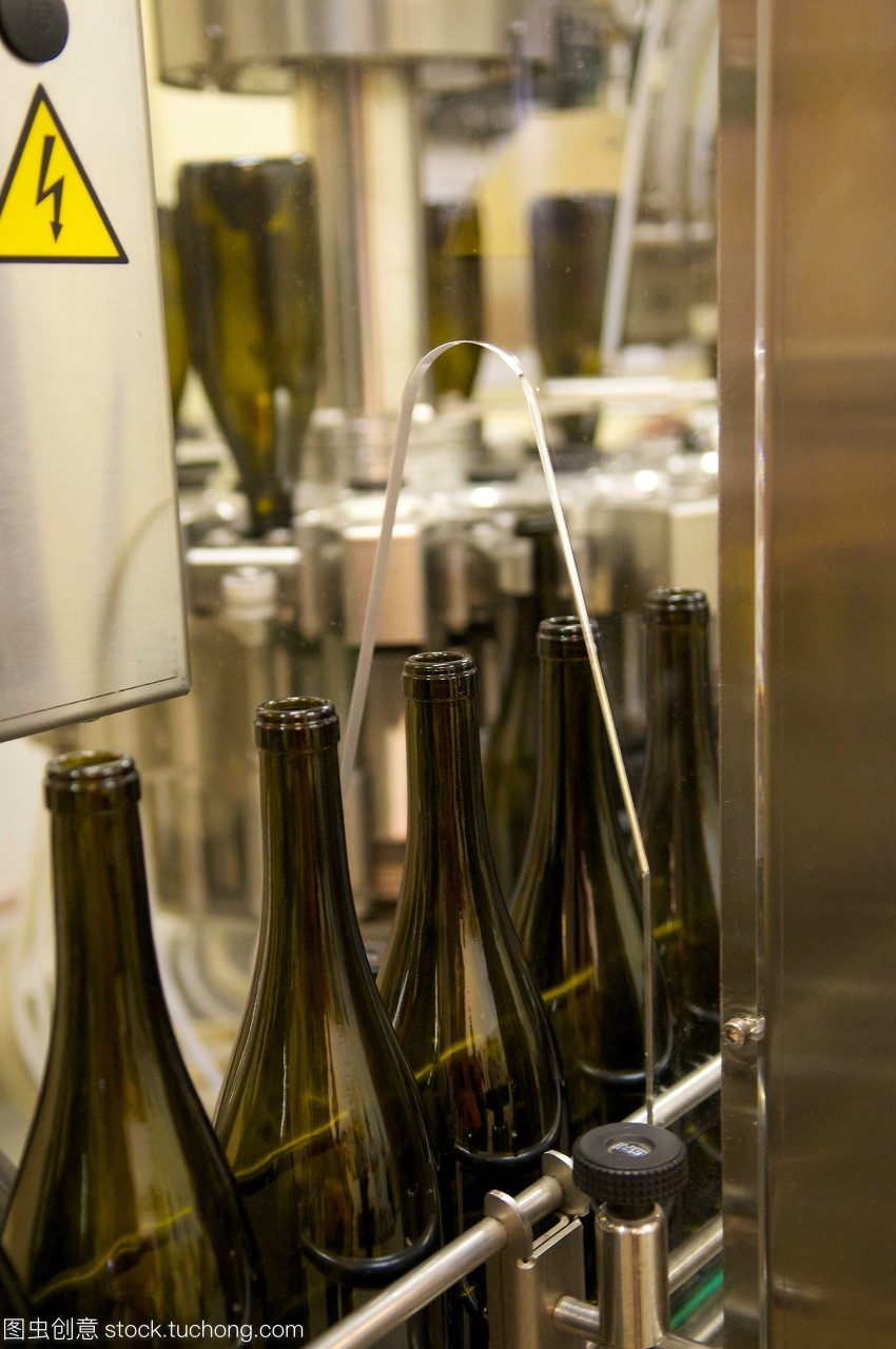 夏布利葡萄酒裝瓶的葡萄園Vocoret酒廠。